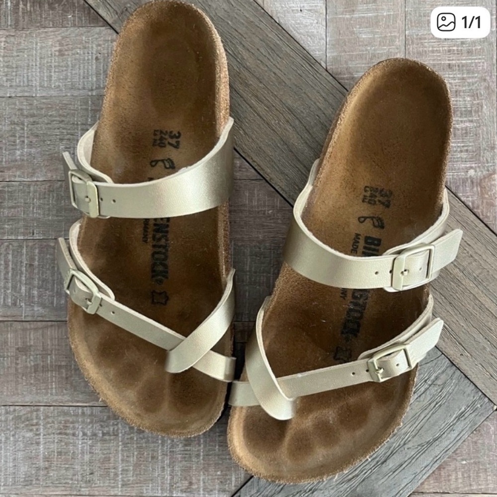 Birkenstock Women's Sandals in Cream-Reserved! Please do not purchase.